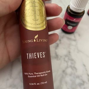Young Living Thieves Blend Roll On